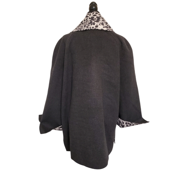 Wool Reversable Black and White Leopard Print Jacket With Pockets - Picture 5 of 5